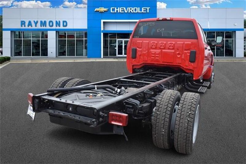 2024 Chevrolet Silverado 4500HD 1LTImage 3