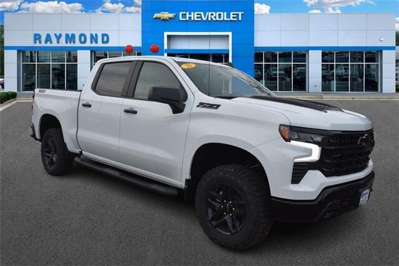 2025 Chevrolet Silverado 1500 LT Trail BossImage 1