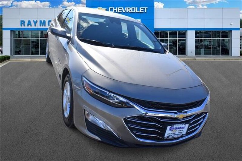 2025 Chevrolet Malibu LSImage 9