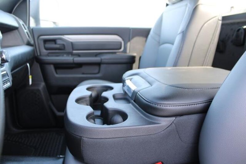 2024 RAM 2500 Tradesman Regular Cab Harbor BodyImage 32
