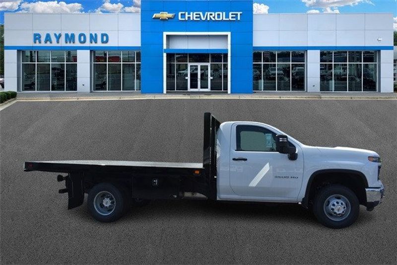 2024 Chevrolet Silverado 3500HD Work TruckImage 2