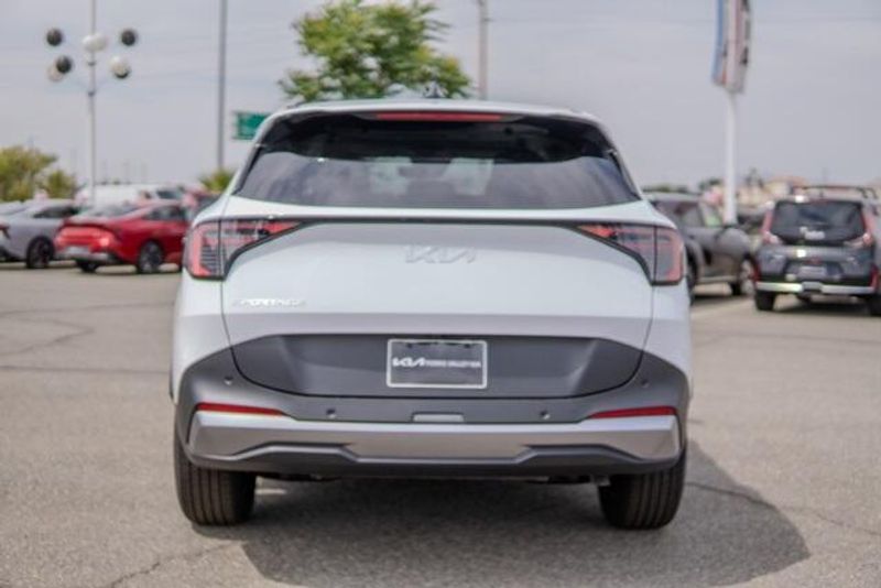 2026 Kia Sportage EXImage 6