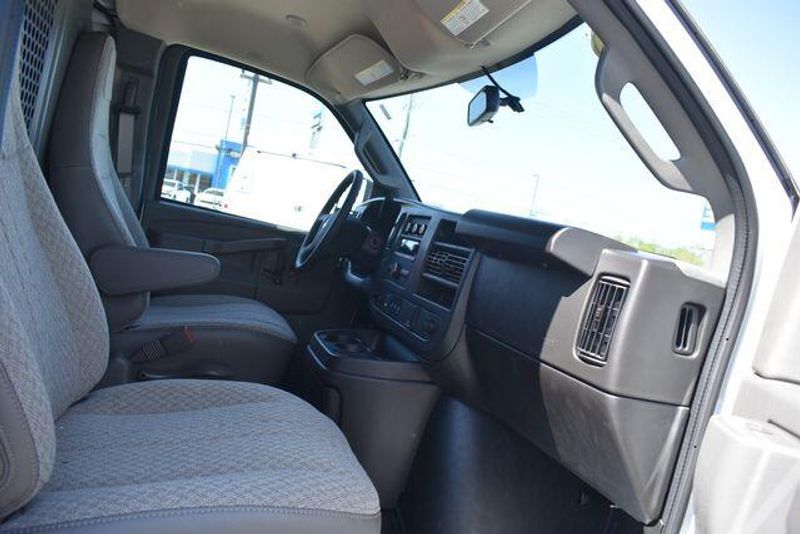 New 2025 Chevrolet Express 2500 Work VanImage 13