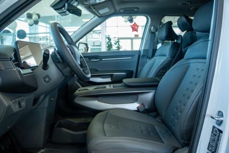 New 2026 Kia EV9 WindImage 12