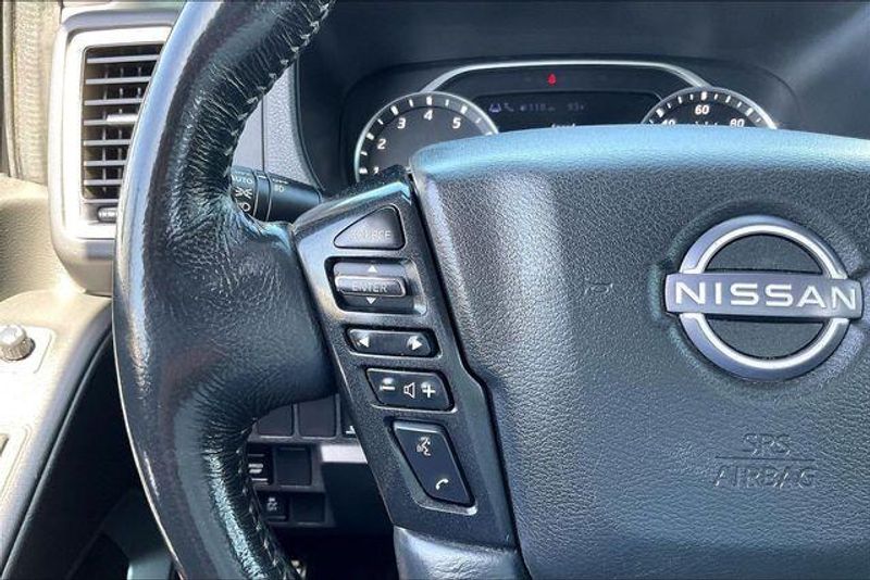 Used 2023 Nissan Frontier SVImage 18
