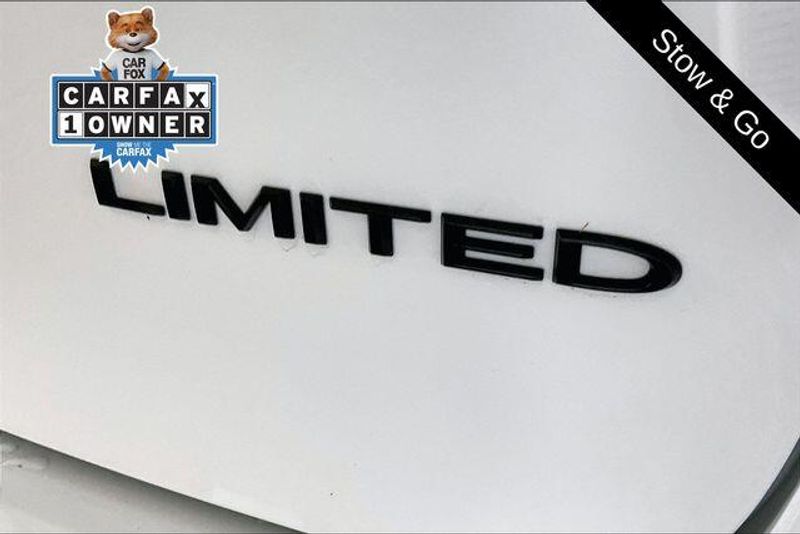 Used 2026 Chrysler Pacifica LimitedImage 7