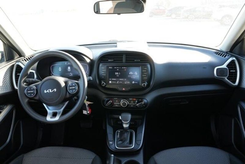 Used 2023 Kia Soul LXImage 15
