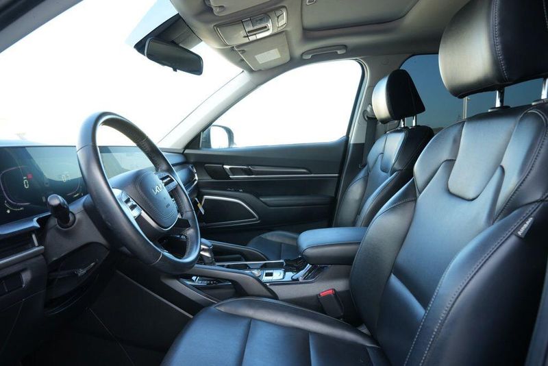 Used 2024 Kia Telluride LXImage 11