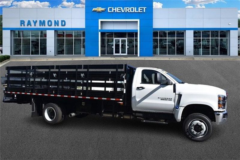 2024 Chevrolet Silverado 5500HD 1WTImage 2