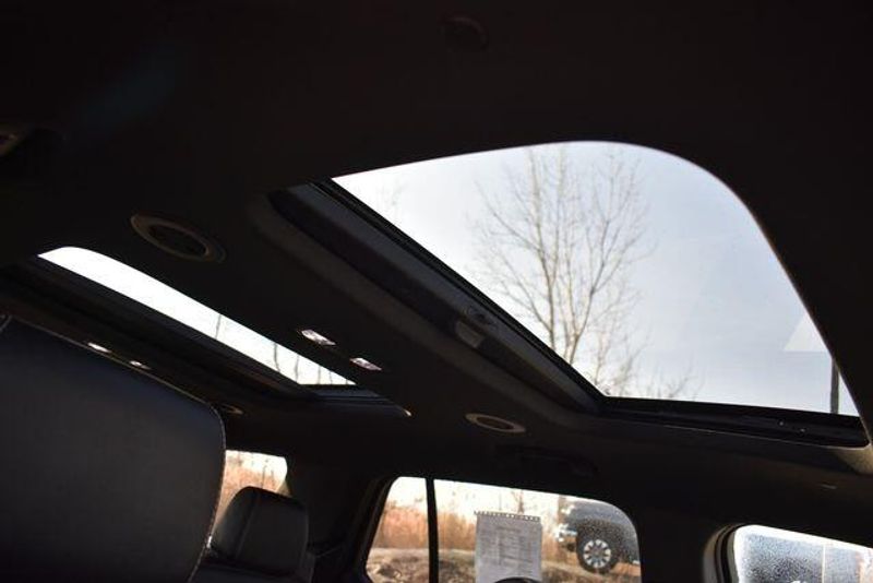 Used 2023 Chevrolet Traverse LT LeatherImage 14