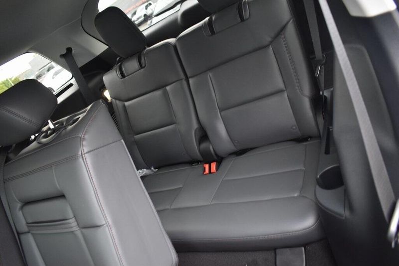 New 2025 Ford Explorer ActiveImage 8