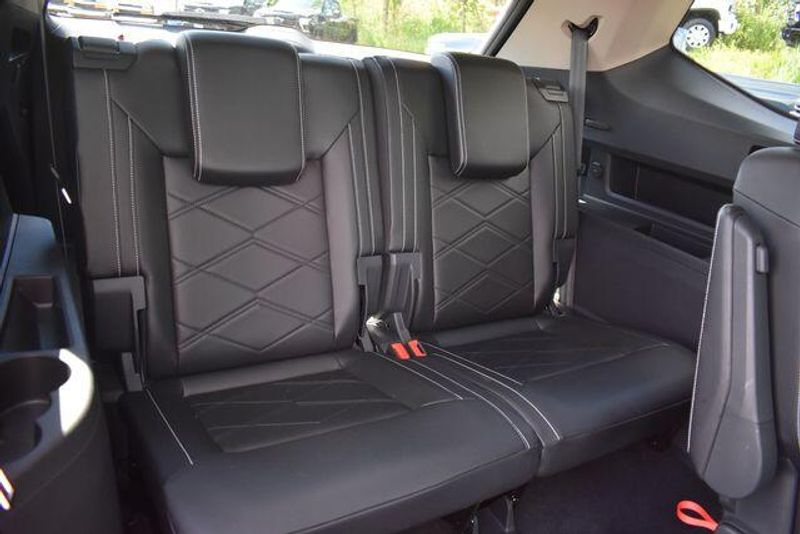 Used 2024 Volkswagen Atlas 2.0T SE w/TechnologyImage 14