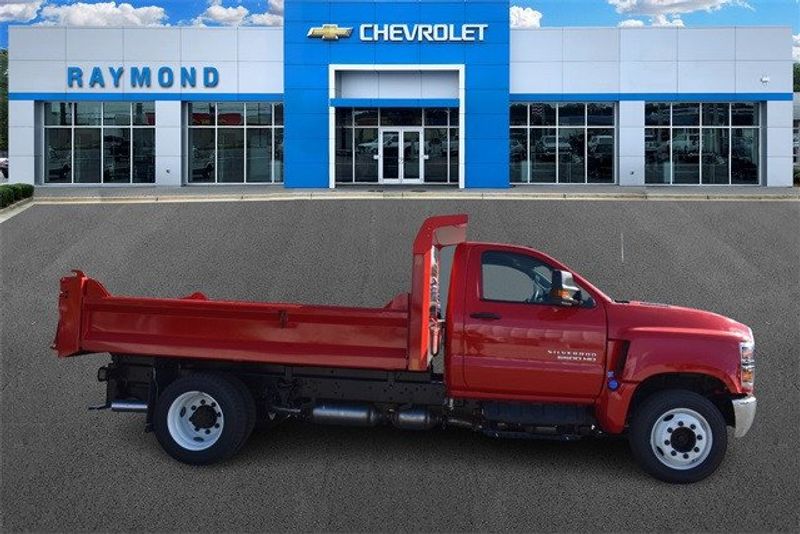 2024 Chevrolet Silverado 5500HD Work TruckImage 2