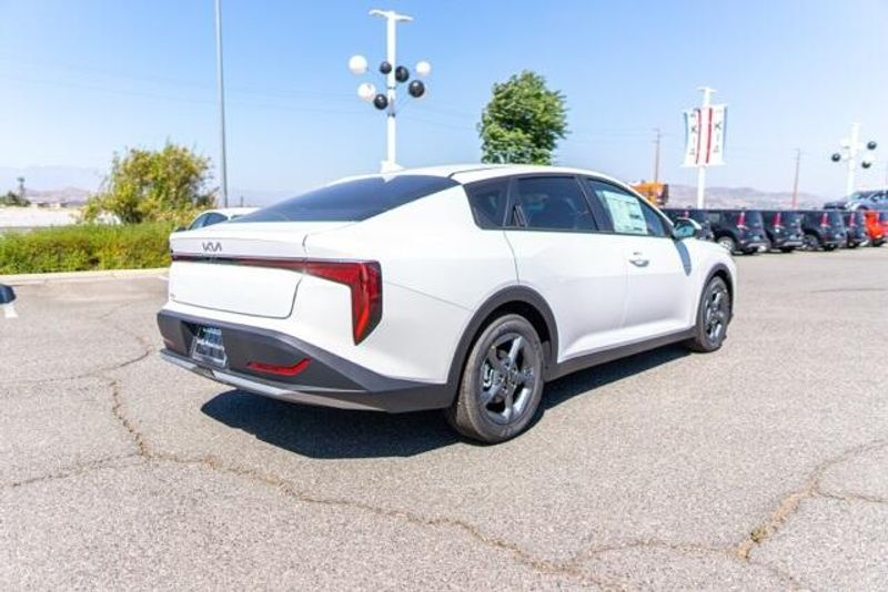New 2025 Kia K4 LXSImage 7
