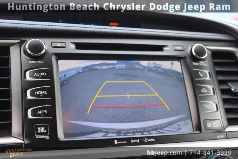 2016 Toyota Highlander LimitedImage 32