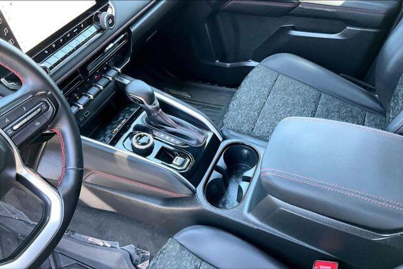 Used 2024 Chevrolet Colorado Z71Image 17