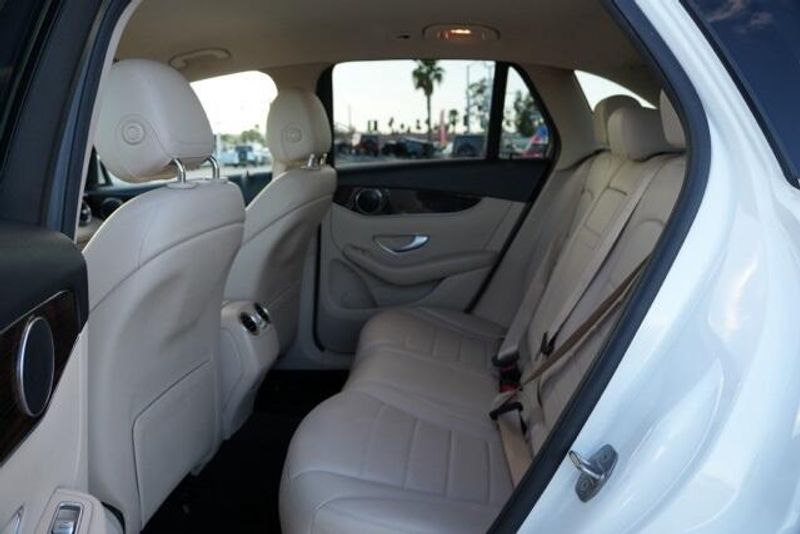 Used 2020 Mercedes-Benz GLC 300Image 14