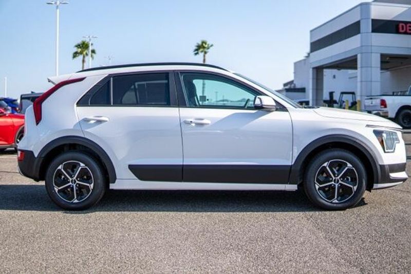 2025 Kia K4 LXSImage 7