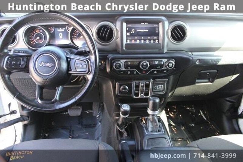 2022 Jeep Wrangler Unlimited WillysImage 14