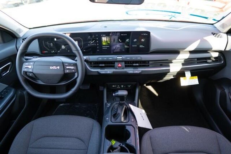 New 2025 Kia K4 EXImage 17