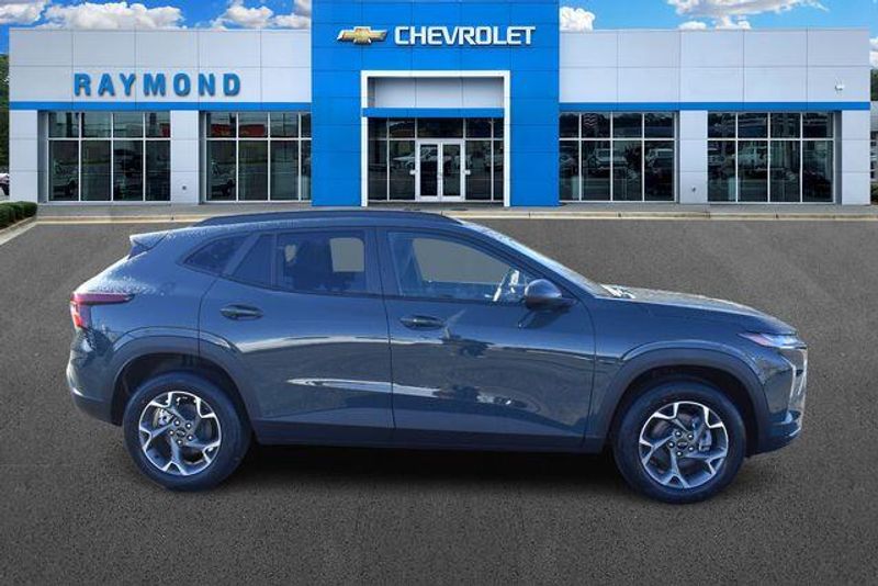 New 2026 Chevrolet Trax LTImage 2