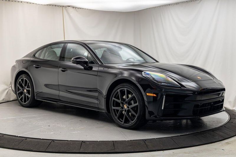 2025 Porsche Panamera 4Image 7