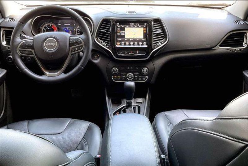 Used 2019 Jeep Cherokee LimitedImage 15