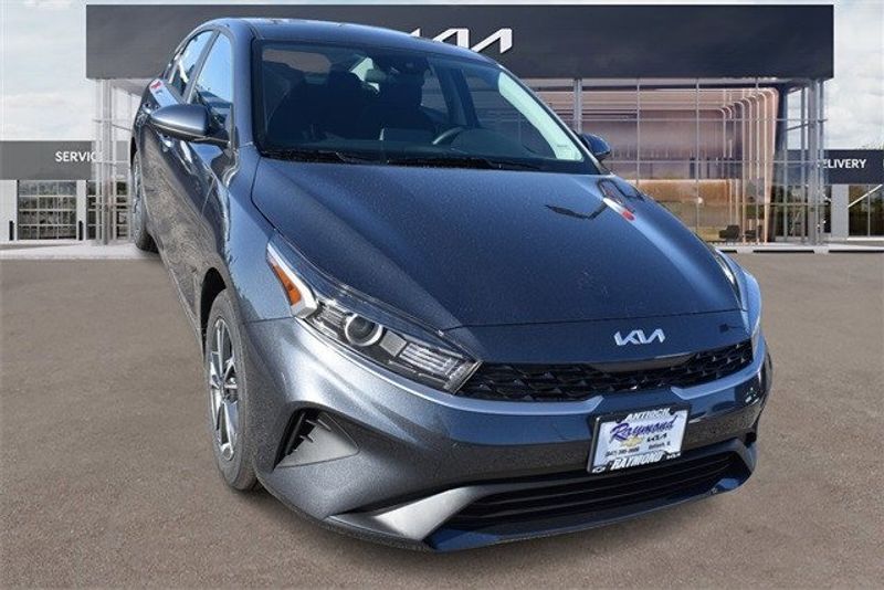 2024 Kia Forte LXSImage 10