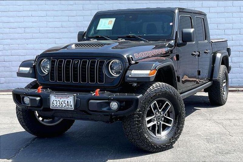 Used 2024 Jeep Gladiator MojaveImage 1