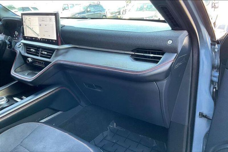 Used 2025 Ford Explorer STImage 16