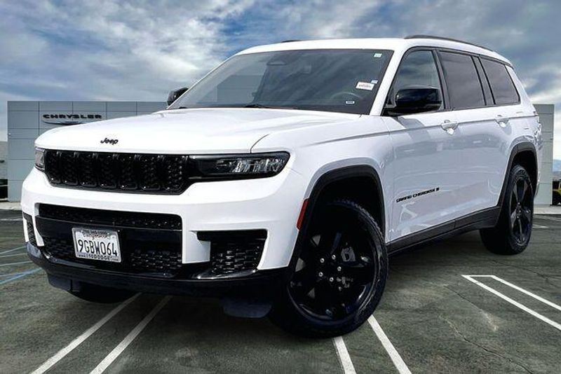 Used 2023 Jeep Grand Cherokee L AltitudeImage 1