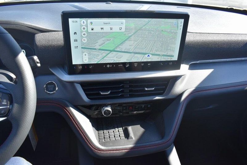 2025 Ford Explorer STImage 22