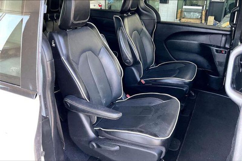 Used 2023 Chrysler Pacifica Hybrid LimitedImage 26