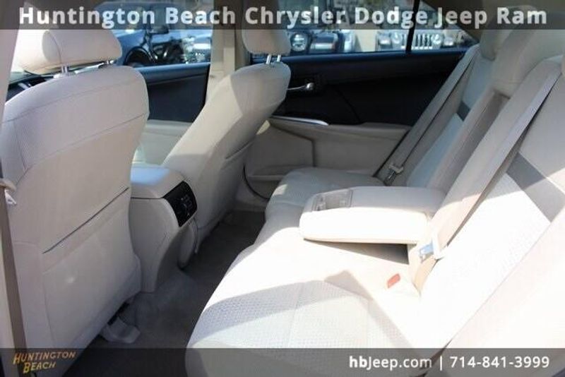 2014 Toyota Camry XLEImage 29