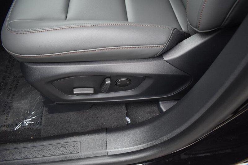 New 2025 Ford Explorer ActiveImage 15