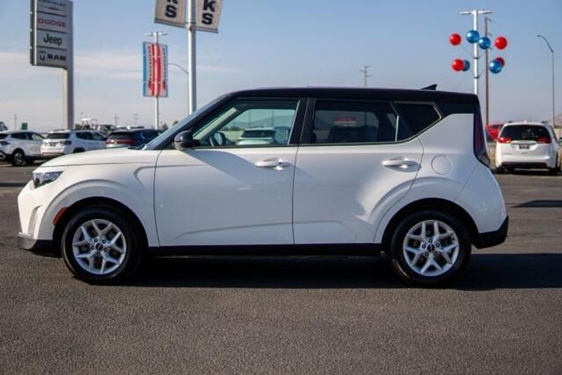 2023 Kia Soul SImage 4