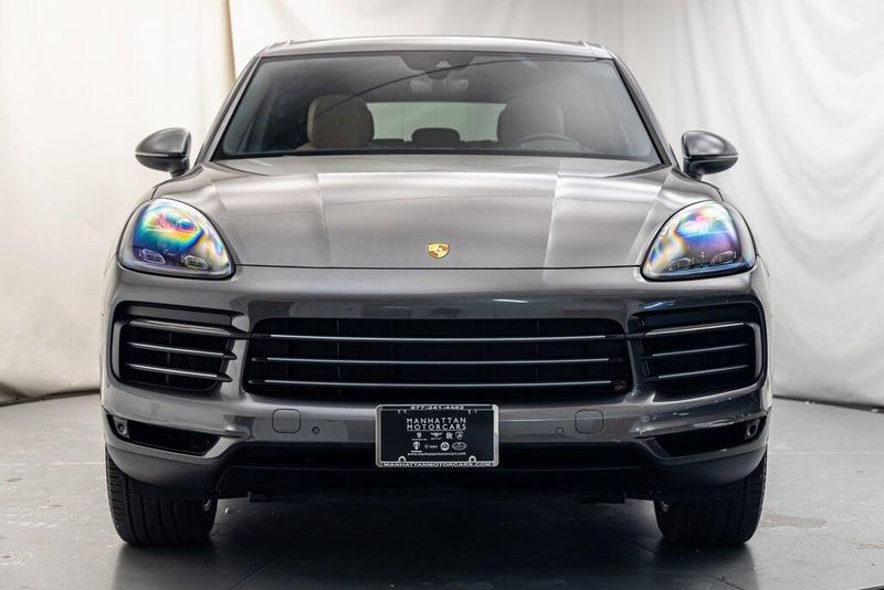 2019 Porsche Cayenne E-HybridImage 8