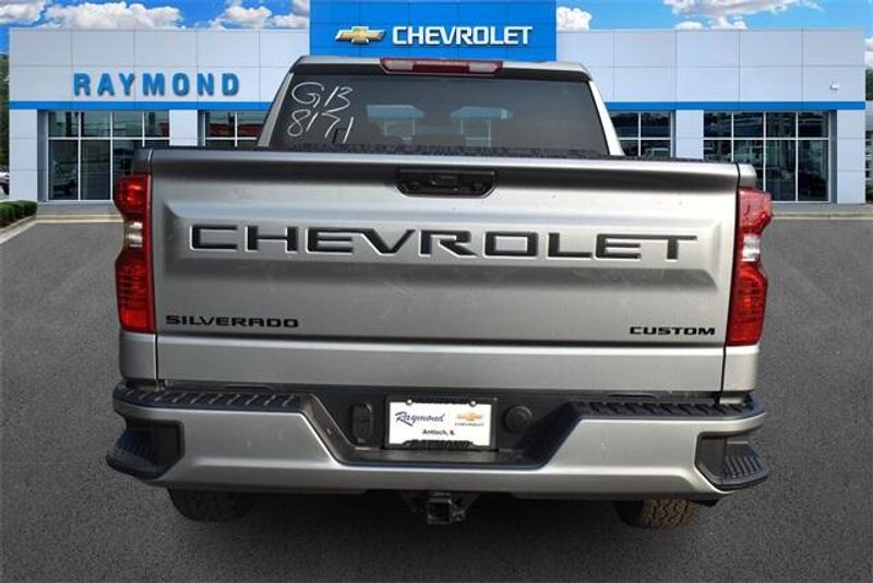 New 2025 Chevrolet Silverado 1500 CustomImage 4