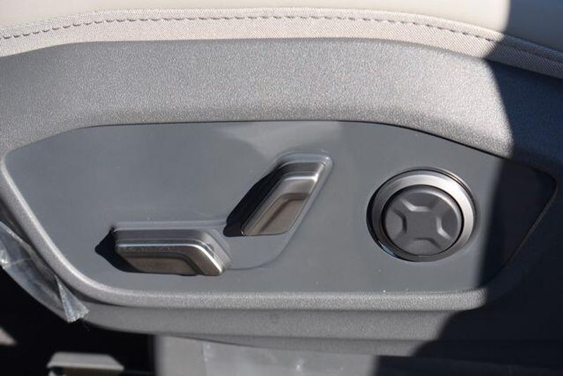 New 2026 Kia EV9 WindImage 31