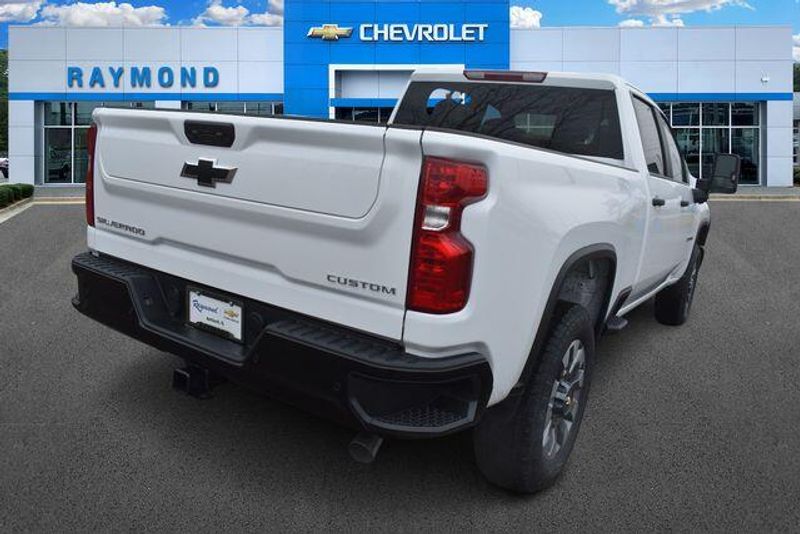 New 2026 Chevrolet Silverado 2500HD CustomImage 4