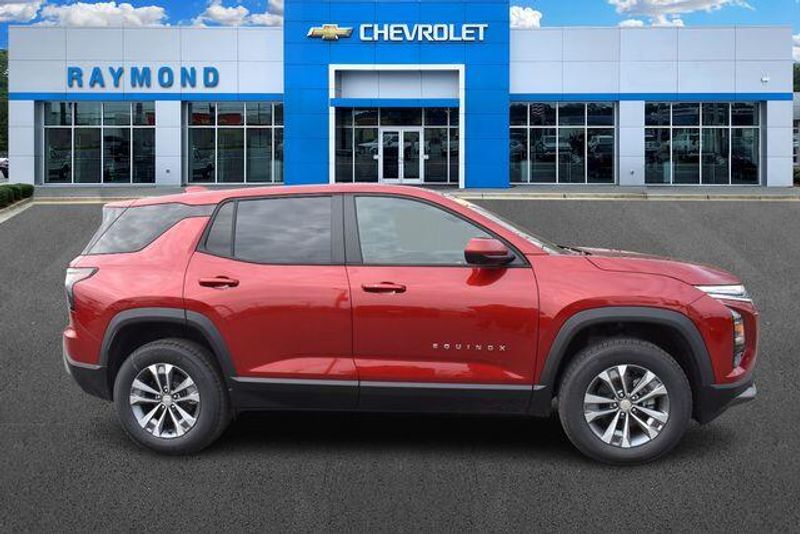 New 2026 Chevrolet Equinox LTImage 2