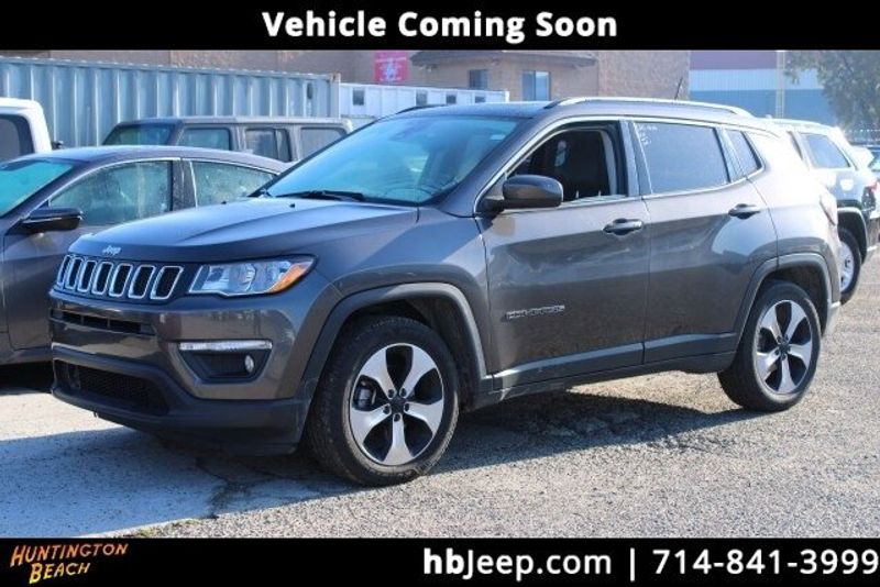 2020 Jeep Compass Latitude w/Sun & SafetyImage 1