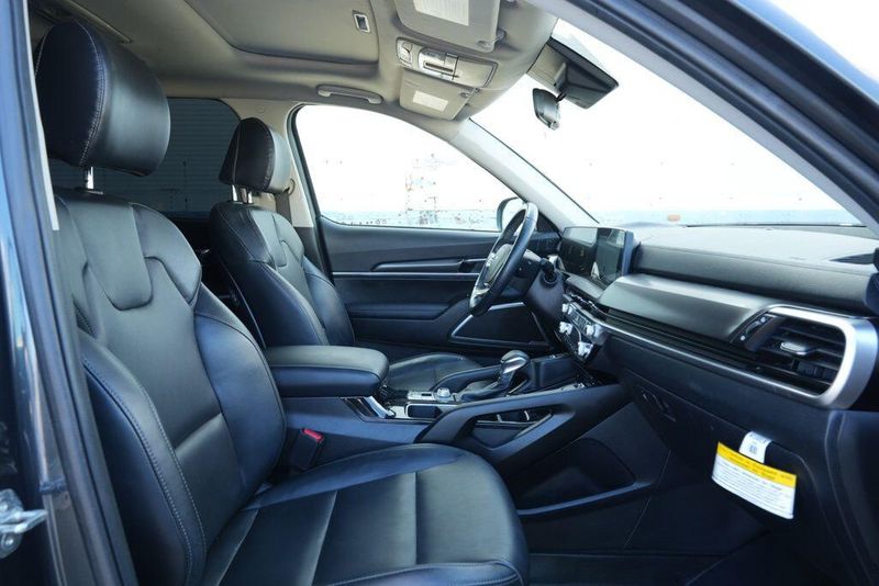Used 2024 Kia Telluride LXImage 18