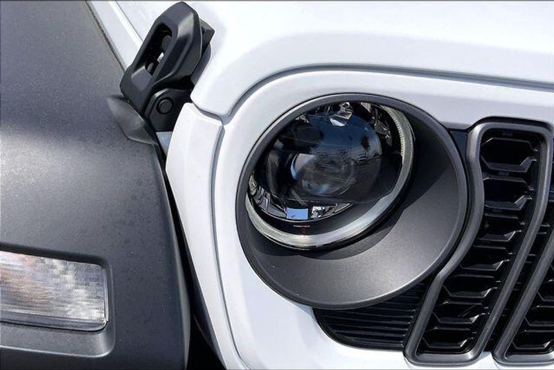 New 2026 Jeep Wrangler 4-door Sport SImage 11