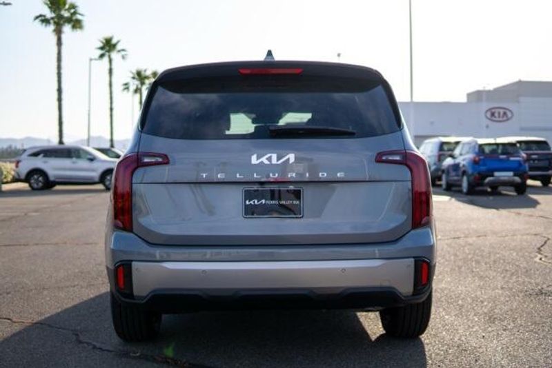 2025 Kia Telluride LXImage 6