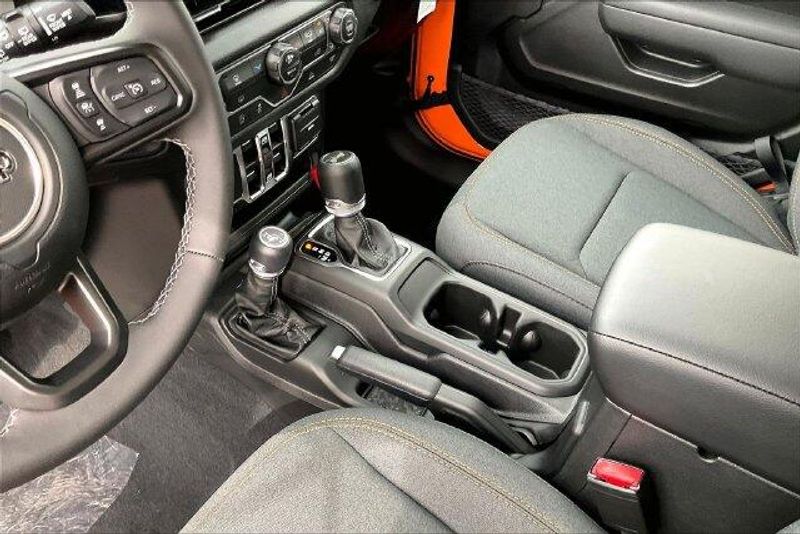 New 2027 Jeep Wrangler 4-door California EditionImage 7