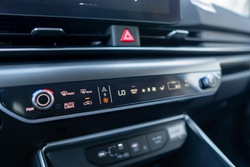 2026 Kia Carnival Hybrid SXImage 9