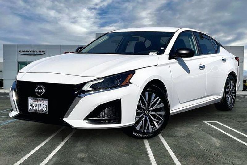 Used 2025 Nissan Altima 2.5 SVImage 1