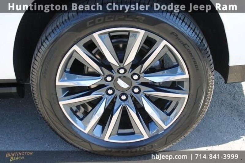 2021 Cadillac Escalade ESV Sport PlatinumImage 11