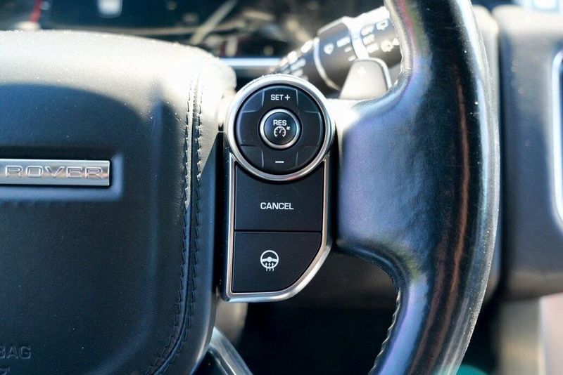 2016 Land Rover Range Rover SuperCharged photo 35